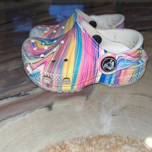 Multi color cros toddler size 4